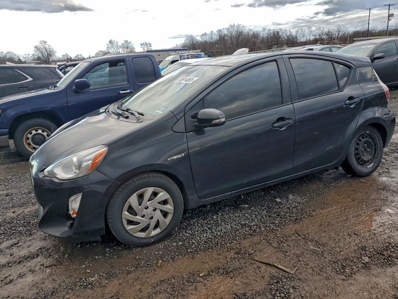 2015 Toyota Prius c VIN JTDKDTB34F1582919 COPART salvage auction — MINOR DENT/SCRATCHES, Nj - Certificate Of Title, sold $375 on 2026-07-28 (photo 1)