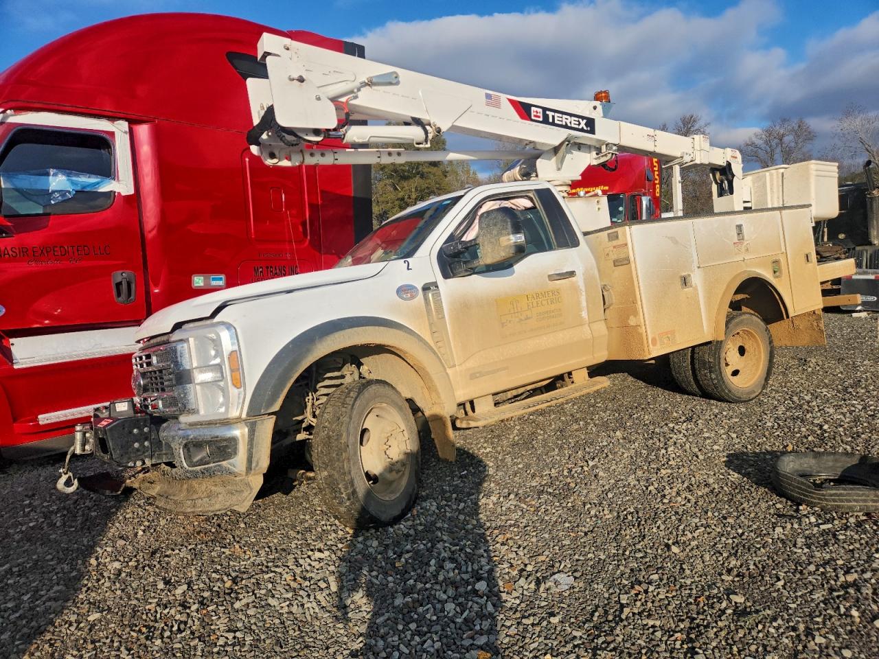 2024 Ford F-550 super duty VIN 1FDUF5HT9RDA06733 COPART salvage auction — Side, MS - CERTIFICATE OF TITLE, sold $16,700 on 2026-07-09 (photo 1)