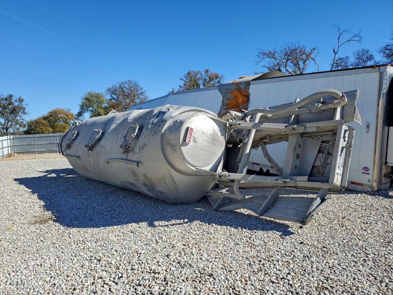 2015 Heil trailer international Heil trail VIN 5HTSN4221F7T94202 COPART salvage auction — Rollover, NE - CERT OF TITLE-SALVAGE, sold $5 on 2026-04-16 (photo 1)
