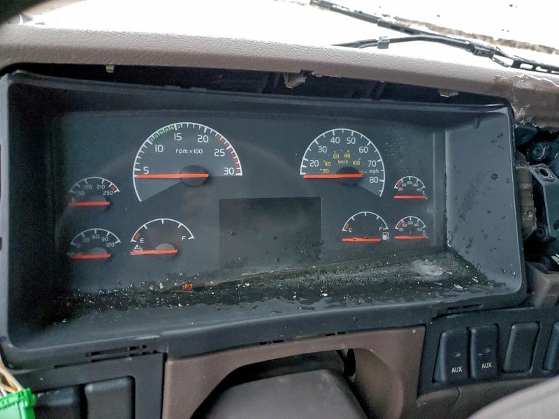 2017 Volvo VIN 4V4NC9EH7HN979065 COPART salvage auction — ROLLOVER, Il - Certificate Of Title (P), sold $12,000 on 2026-07-27 (photo 8)