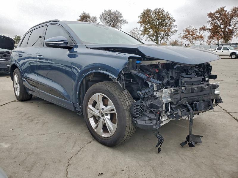 2025 Audi Q6 e-tron VIN WA122BGF5SA022222 COPART salvage auction — FRONT END, Tx - Dis/Dlr/Exp Only Clean Title, sold $13,700 on 2026-07-13 (photo 4)