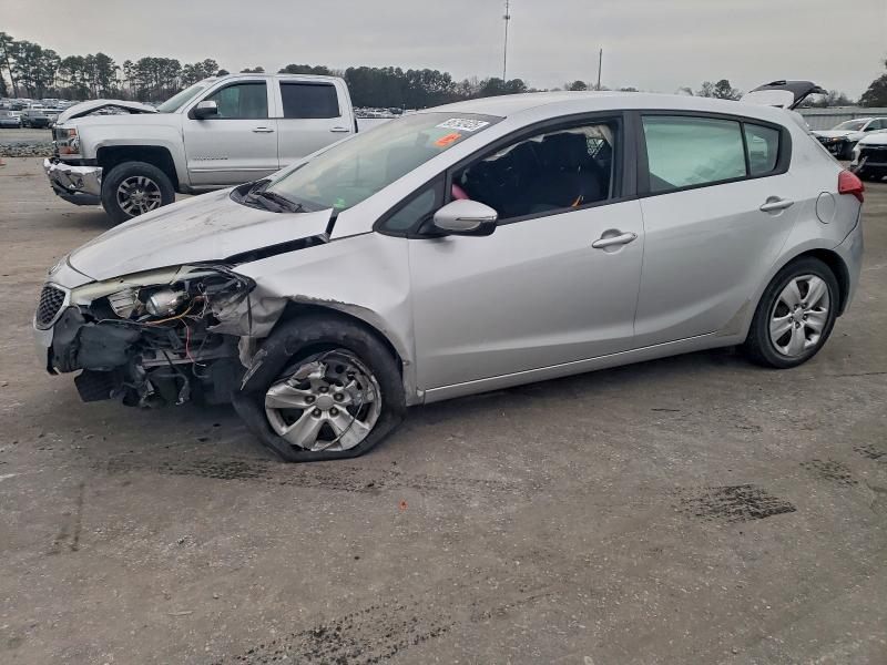 2016 Kia Forte VIN KNAFK5A88G5527204 COPART salvage auction — FRONT END, Salvage Title, sold $525 on 2026-08-02 (photo 1)