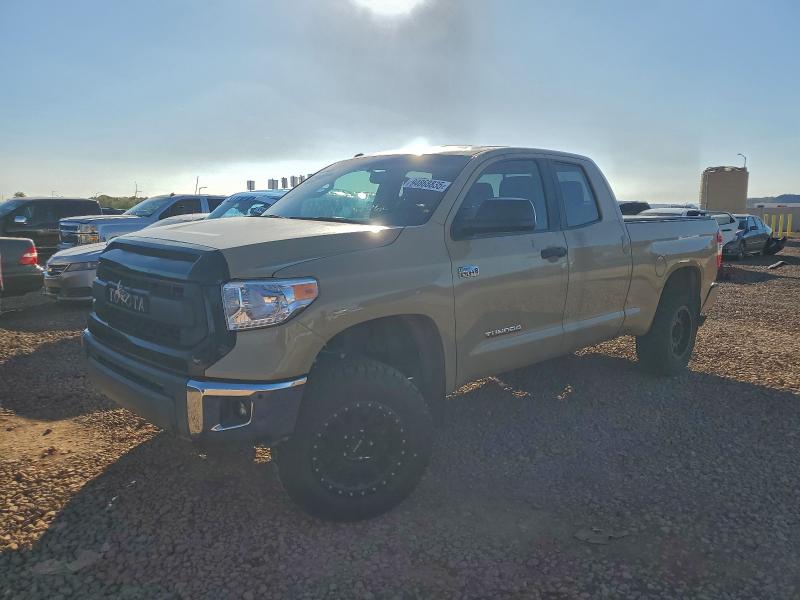 2017 Toyota Tundra VIN 5TFUW5F18HX649089 — COPART salvage auction photo