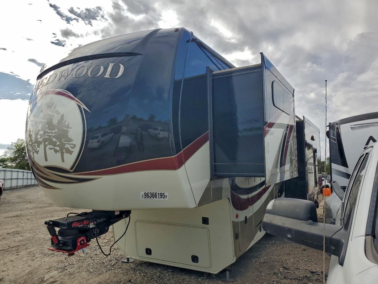 2017 Redwood Fifth whee VIN 4V0FC3429HR007248 COPART salvage auction — Hail, TX - CERTIFICATE OF TITLE, sold $15,200 on 2026-02-10 (photo 2)