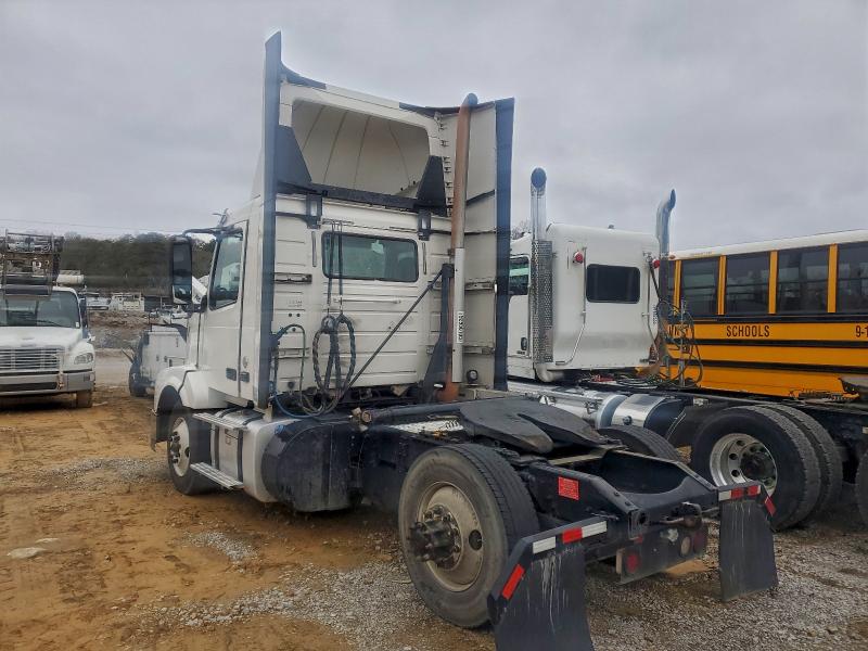 2017 Volvo VIN 4V4N39TG5HN988079 COPART salvage auction — MECHANICAL, In - Certificate Of Title, sold $10,000 on 2026-09-01 (photo 3)
