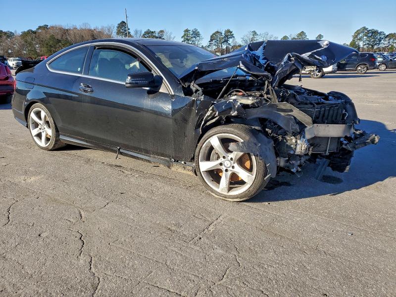 2014 Mercedes-benz C-klasse VIN WDDGJ5HB5EG248215 COPART salvage auction — FRONT END, Nc - Salvage Certificate Of Title, sold $250 on 2026-07-28 (photo 4)