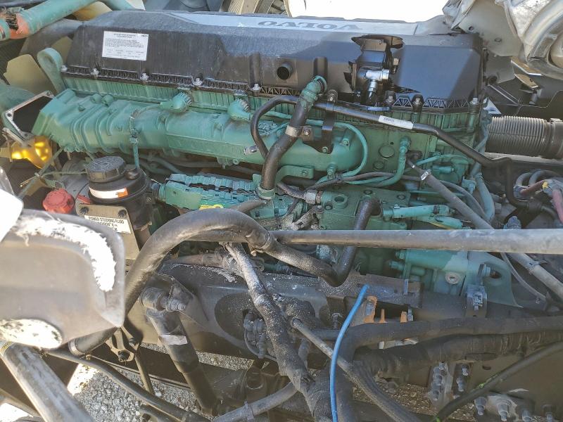 2020 Volvo Vn VIN 4V4NC9EH9LN243544 COPART salvage auction — ROLLOVER, Tx - Nonrepairable Title, sold $2,950 on 2026-07-09 (photo 7)