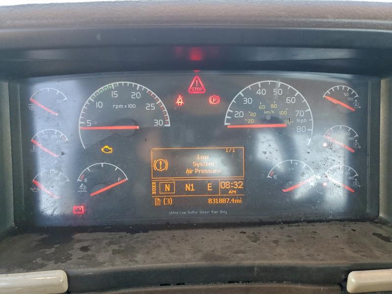 2016 Volvo Vnl VIN 4V4NC9EH5GN944040 COPART salvage auction — SIDE, TX - CERTIFICATE OF TITLE, sold $5,400 on 2026-07-09 (photo 8)