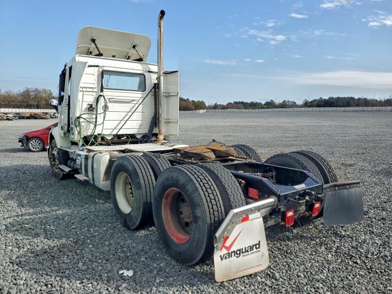 2021 Volvo Vnr VIN 4V4WC9EH8MN284611 COPART salvage auction — ROLLOVER, Ga - Cert Of Title-Salvage, sold $8,200 on 2026-07-23 (photo 3)