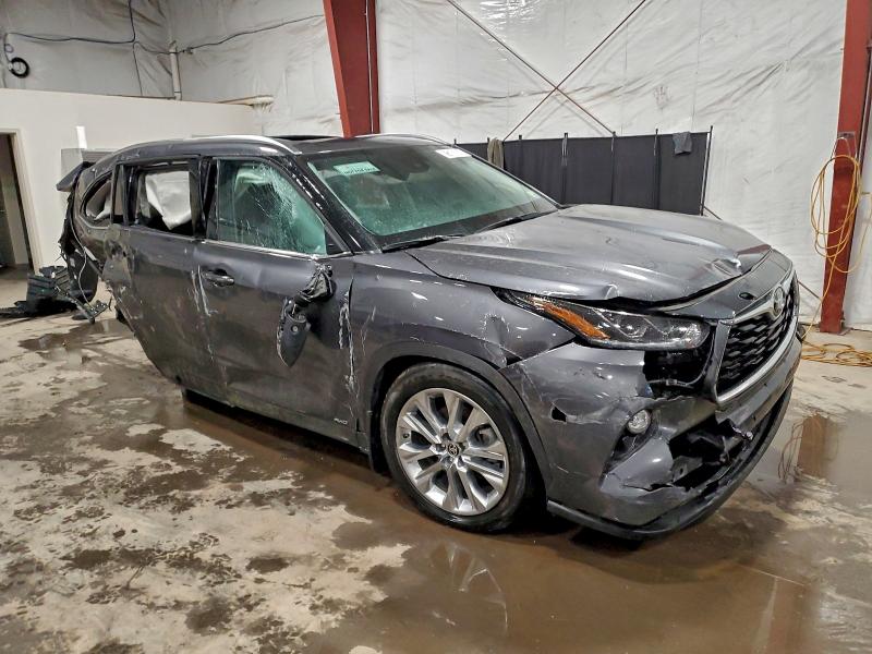 2025 Toyota Highlander VIN 5TDXBRCH5SS663529 COPART salvage auction — REAR END, Salvage Title, sold $4,400 on 2026-07-20 (photo 4)