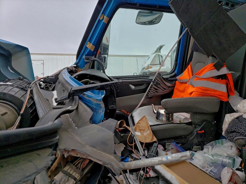 2024 Volvo Vnl VIN 4V4NC9EH4RN652639 COPART salvage auction — FRONT END, Mn - Cert Of Title-Salvage, sold $9,100 on 2026-07-30 (photo 5)