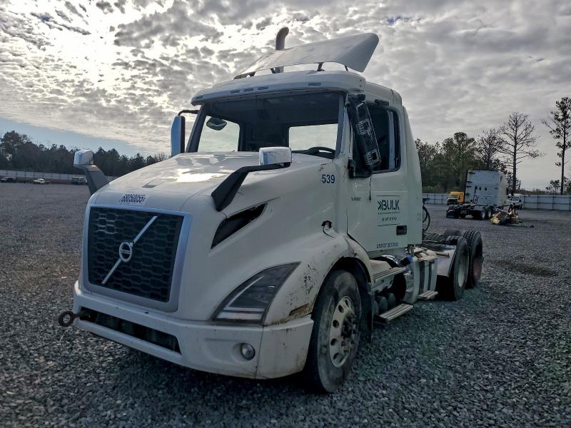 2021 Volvo Vnr VIN 4V4WC9EH8MN284611 COPART salvage auction — ROLLOVER, Ga - Cert Of Title-Salvage, sold $8,200 on 2026-07-23 (photo 2)