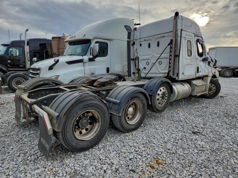 2025 Freightliner Cascadia 126 VIN 3AKNHHDV6SSWC1367 COPART salvage auction — SIDE, NE - CERT OF TITLE-SALVAGE, sold $35,250 on 2026-09-17 (photo 4)