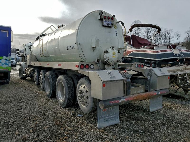 2025 International Hx VIN 3HTPAAPT9SN517165 COPART salvage auction — ROLLOVER, PA - CERTIFICATE OF SALVAGE, sold $14,400 on 2026-07-23 (photo 4)