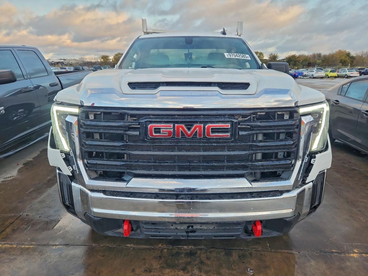 2024 GMC Sierra VIN 1GD38LE73RF134181 COPART salvage auction — Side, CA - CERT OF TITLE-SALVAGED, sold $10,800 on 2026-07-09 (photo 5)