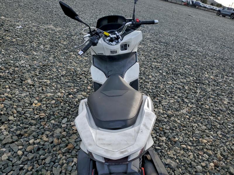 2022 Honda Pcx VIN RLHKF4717NY100490 COPART salvage auction — FRONT END, Ca - Non-Repairable Vehicle Cert, sold $400 on 2026-07-16 (photo 6)