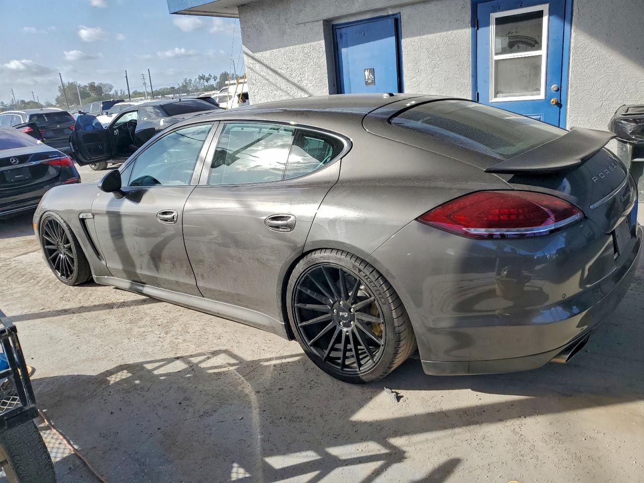 2013 Porsche Panamera VIN WP0AA2A71DL015779 COPART salvage auction — Mechanical, VA - CERTIFICATE OF TITLE (P), sold $2,350 on 2026-01-20 (photo 2)