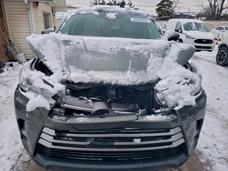 2017 Toyota Highlander VIN 5TDBZRFH7HS398977 COPART salvage auction — FRONT END, Other, sold $9,200 on 2026-07-15 (photo 5)