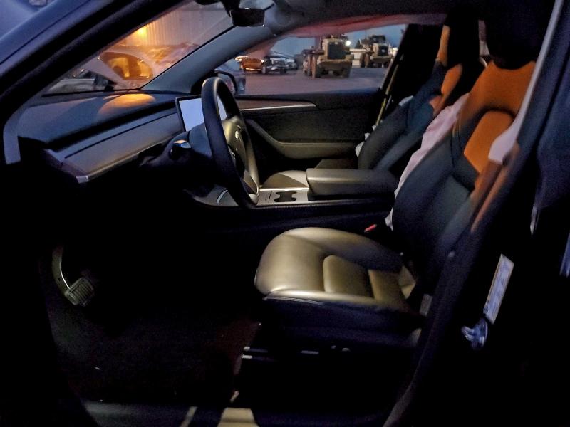 2025 Tesla Model y VIN 7SAYGDEE8SF299108 COPART salvage auction — SIDE, Salvage Title, sold $13,800 on 2026-07-20 (photo 7)