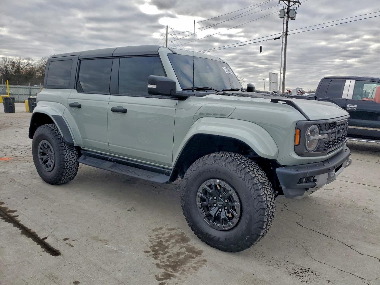 2024 Ford Bronco VIN 1FMEE0RR5RLA40266 COPART salvage auction — Minor Dent/Scratches, TN - SALVAGE CERTIFICATE, sold $55,500 on 2026-06-29 (photo 4)