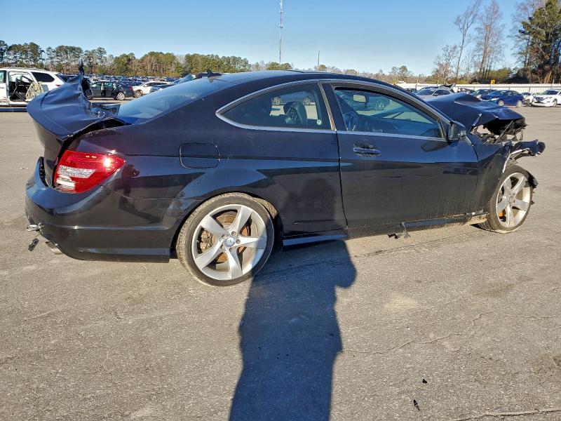 2014 Mercedes-benz C-klasse VIN WDDGJ5HB5EG248215 COPART salvage auction — FRONT END, Nc - Salvage Certificate Of Title, sold $250 on 2026-07-28 (photo 3)
