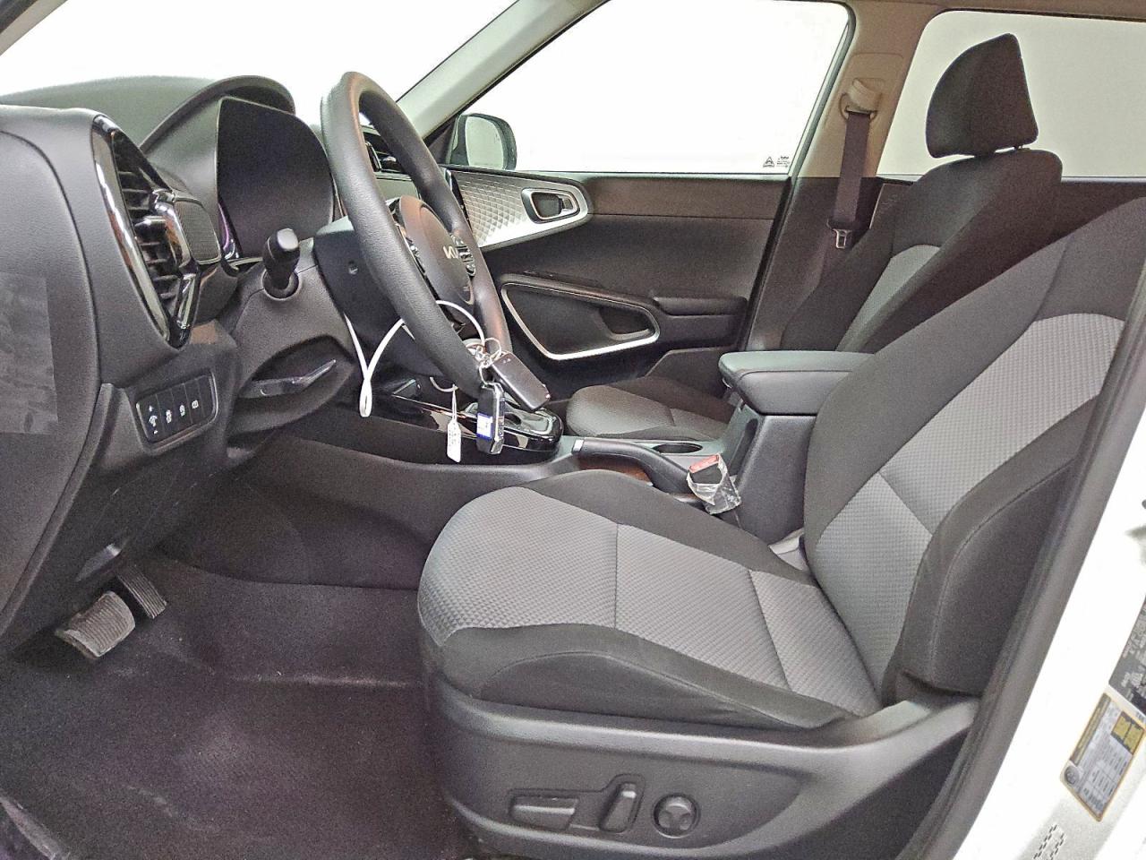 2023 Kia Soul VIN KNDJ23AU5P7885430 COPART salvage auction — Minor Dent/Scratches, IN - CERTIFICATE OF TITLE, sold $11,800 on 2026-07-09 (photo 7)