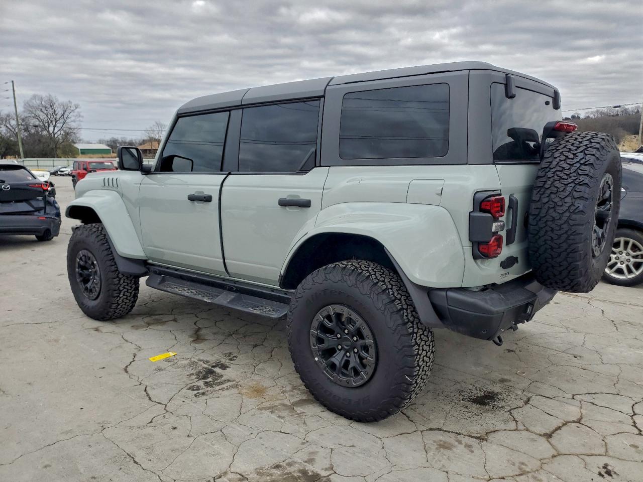 2024 Ford Bronco VIN 1FMEE0RR5RLA40266 COPART salvage auction — Minor Dent/Scratches, TN - SALVAGE CERTIFICATE, sold $55,500 on 2026-06-29 (photo 2)