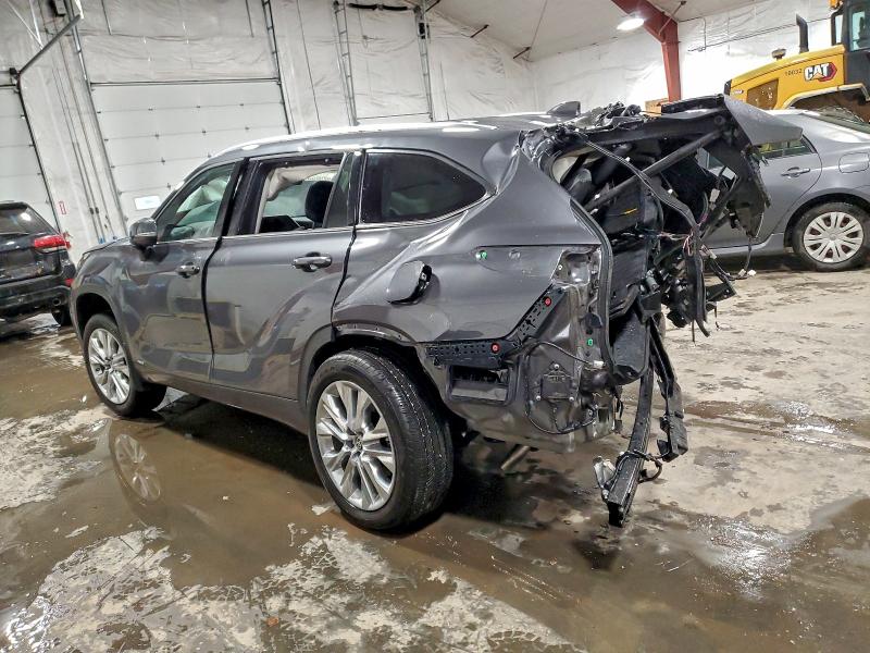 2025 Toyota Highlander VIN 5TDXBRCH5SS663529 COPART salvage auction — REAR END, Salvage Title, sold $4,400 on 2026-07-20 (photo 2)