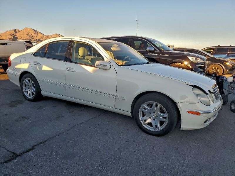 2006 Mercedes-benz E-class VIN WDBUF56J66A797062 COPART salvage auction — MINOR DENT/SCRATCHES, CA - CERTIFICATE OF TITLE, sold $425 on 2026-08-19 (photo 4)