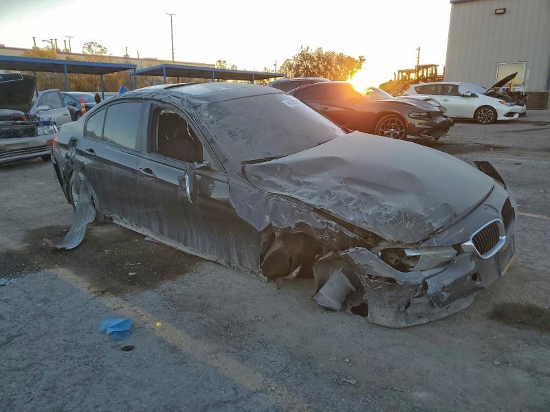 2013 BMW 3er VIN WBA3B1C57DF462706 COPART salvage auction — ROLLOVER, Nv - Salvage Title, sold $575 on 2026-07-16 (photo 4)