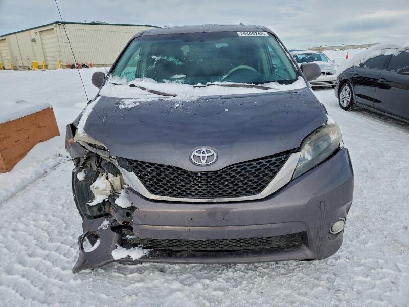 2013 Toyota truck/van Sienna se v6 VIN 5TDXK3DC7DS294997 COPART salvage auction — FRONT END, AB - BOS - SALVAGE, sold $2,650 on 2026-07-28 (photo 5)