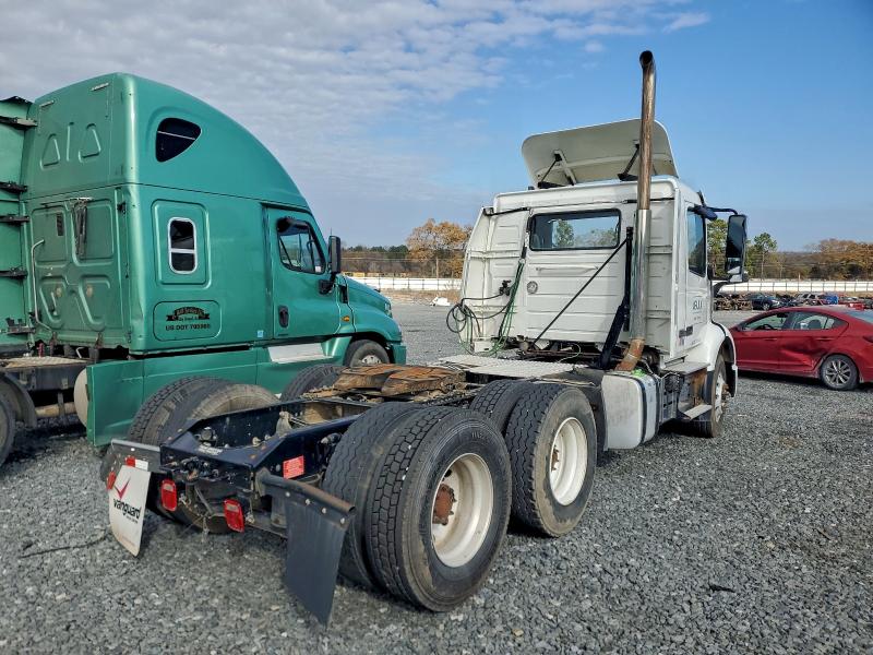 2021 Volvo Vnr VIN 4V4WC9EH8MN284611 COPART salvage auction — ROLLOVER, Ga - Cert Of Title-Salvage, sold $8,200 on 2026-07-23 (photo 4)
