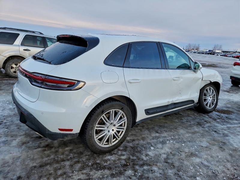 2022 Porsche Macan VIN WP1AA2A50NLB11062 COPART salvage auction — SIDE, Salvage Title, sold $38,000 on 2026-07-14 (photo 3)