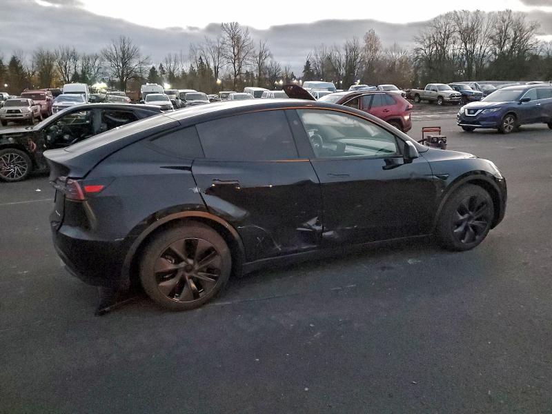2025 Tesla Model y VIN 7SAYGDEE8SF299108 COPART salvage auction — SIDE, Salvage Title, sold $13,800 on 2026-07-20 (photo 3)