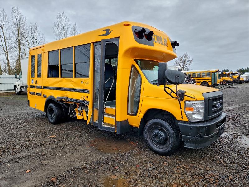 2025 Ford E-450 VIN 1FDFE4FN0SDD04359 — COPART salvage auction photo