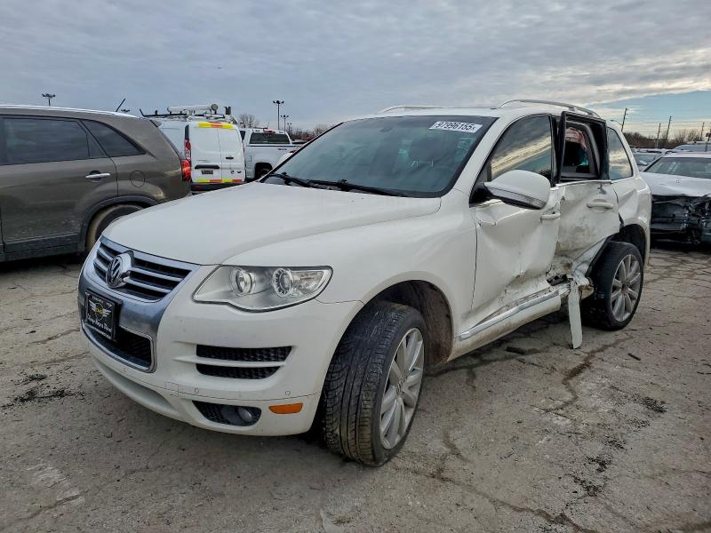 2010 Volkswagen Touareg VIN WVGFK7A93AD002177 COPART salvage auction — SIDE, In - Cert Of Title-Salvage Title, sold $250 on 2026-07-21 (photo 1)