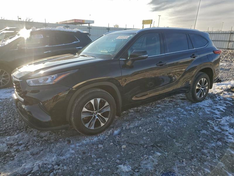 2021 Toyota Highlander VIN 5TDHZRBH7MS544871 COPART salvage auction — FRONT END, IL - SALVAGE CERTIFICATE, sold $16,800 on 2026-07-08 (photo 1)