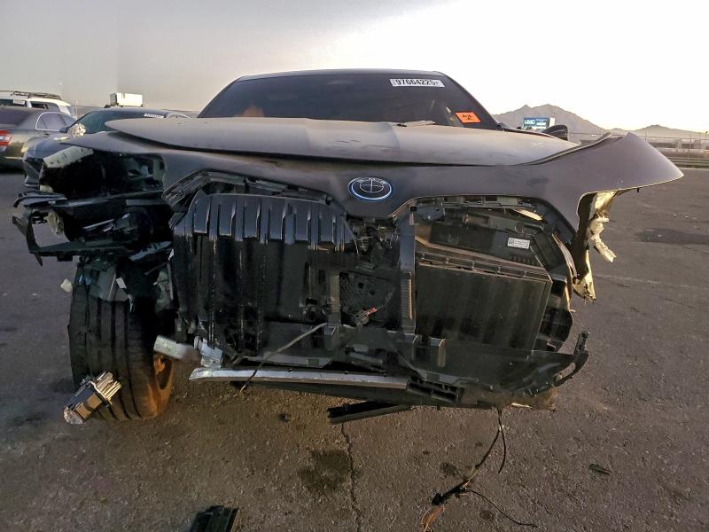 2025 BMW I7 VIN WBY43EJ08SCU94256 COPART salvage auction — Unknown, NV - SALVAGE TITLE, sold $15,100 on 2026-03-11 (photo 5)