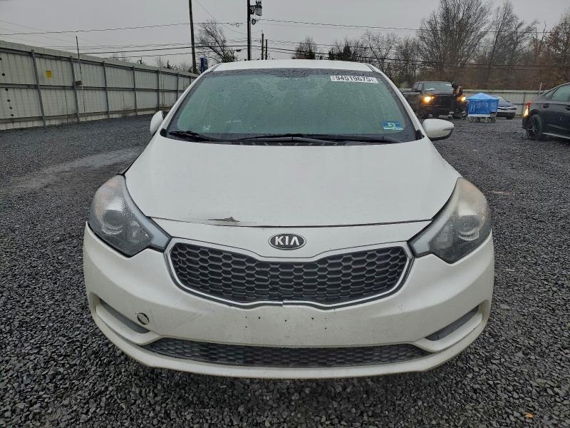 2015 Kia Forte VIN KNAFX4A64F5347131 COPART salvage auction — MECHANICAL, Nj - Cert Of Title-Salvage, sold $650 on 2026-07-28 (photo 5)