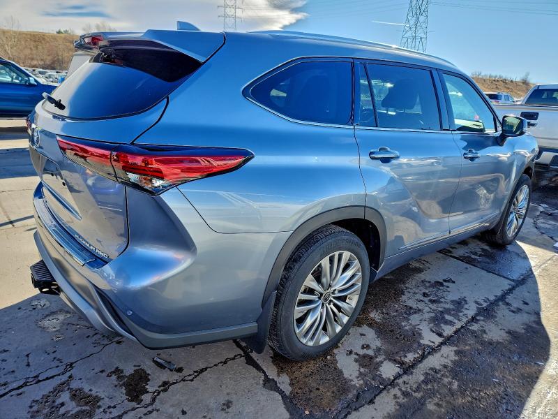 2022 Toyota Highlander VIN 5TDFZRBH5NS183455 COPART salvage auction — FRONT END, CO - PUBLIC - SALVAGE TITLE, sold $23,200 on 2026-07-13 (photo 3)