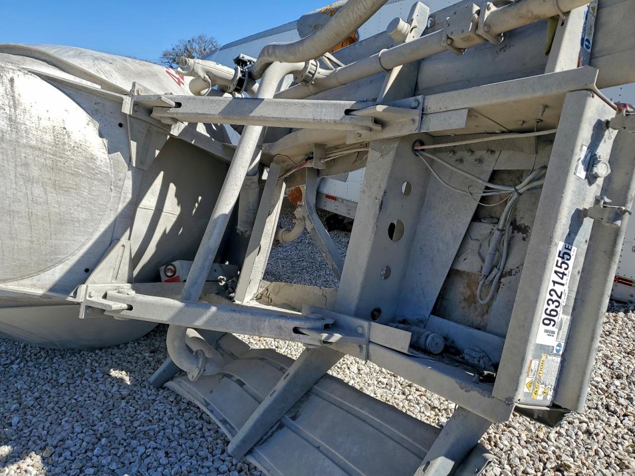 2015 Heil trailer international Heil trail VIN 5HTSN4221F7T94202 COPART salvage auction — Rollover, NE - CERT OF TITLE-SALVAGE, sold $5 on 2026-04-16 (photo 8)