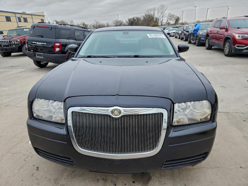 2009 Chrysler 300 VIN 2C3KA43DX9H524068 COPART salvage auction — SIDE, Tx - Salvage Vehicle Title, sold $425 on 2026-07-02 (photo 5)