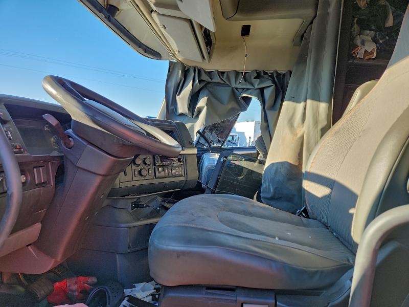 2023 Volvo Vnl VIN 4V4NC9EH4PN619153 COPART salvage auction — SIDE, Salvage Title, sold $28,750 on 2026-08-20 (photo 5)