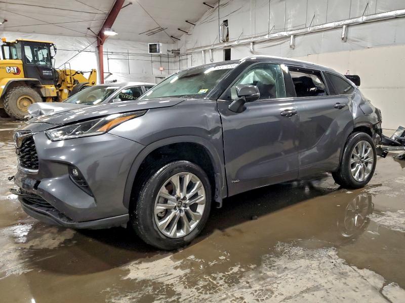2025 Toyota Highlander VIN 5TDXBRCH5SS663529 COPART salvage auction — REAR END, Salvage Title, sold $4,400 on 2026-07-20 (photo 1)