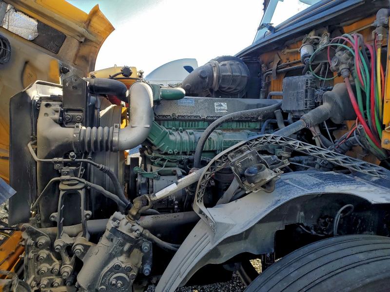 2016 Volvo Vnl VIN 4V4NC9EH5GN944040 COPART salvage auction — SIDE, TX - CERTIFICATE OF TITLE, sold $5,400 on 2026-07-09 (photo 7)