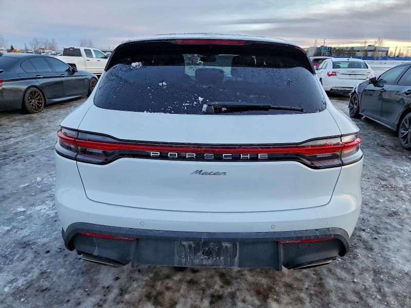 2022 Porsche Macan VIN WP1AA2A50NLB11062 COPART salvage auction — SIDE, Salvage Title, sold $38,000 on 2026-07-14 (photo 6)