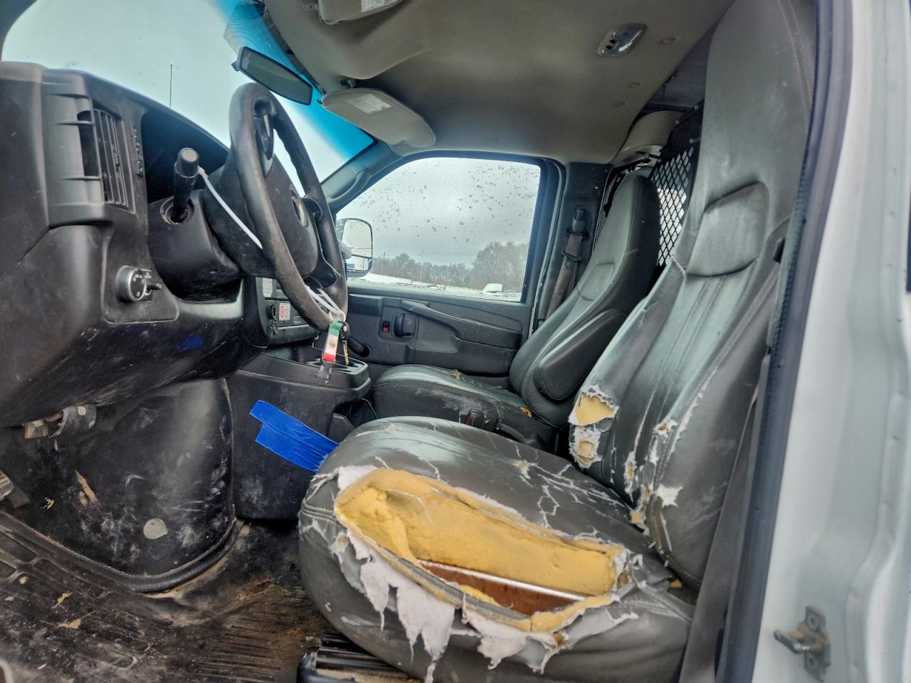 2012 Chevrolet Express VIN 1GCSGAFX3C1143666 COPART salvage auction — Side, MN - CERTIFICATE OF TITLE, sold $1,400 on 2026-02-16 (photo 7)