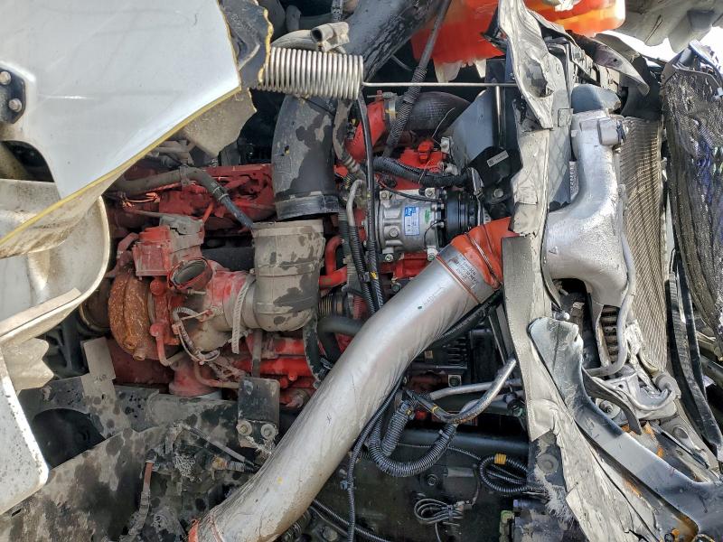 2025 International Hx VIN 3HTPAAPT9SN517165 COPART salvage auction — ROLLOVER, PA - CERTIFICATE OF SALVAGE, sold $14,400 on 2026-07-23 (photo 8)