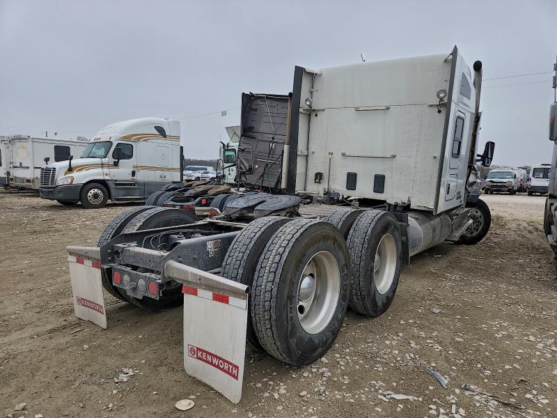 2026 Kenworth Construction VIN 1XKYD49XXTJ222871 COPART salvage auction — ALL OVER, TX - SALVAGE VEHICLE TITLE, sold $23,200 on 2026-09-03 (photo 4)