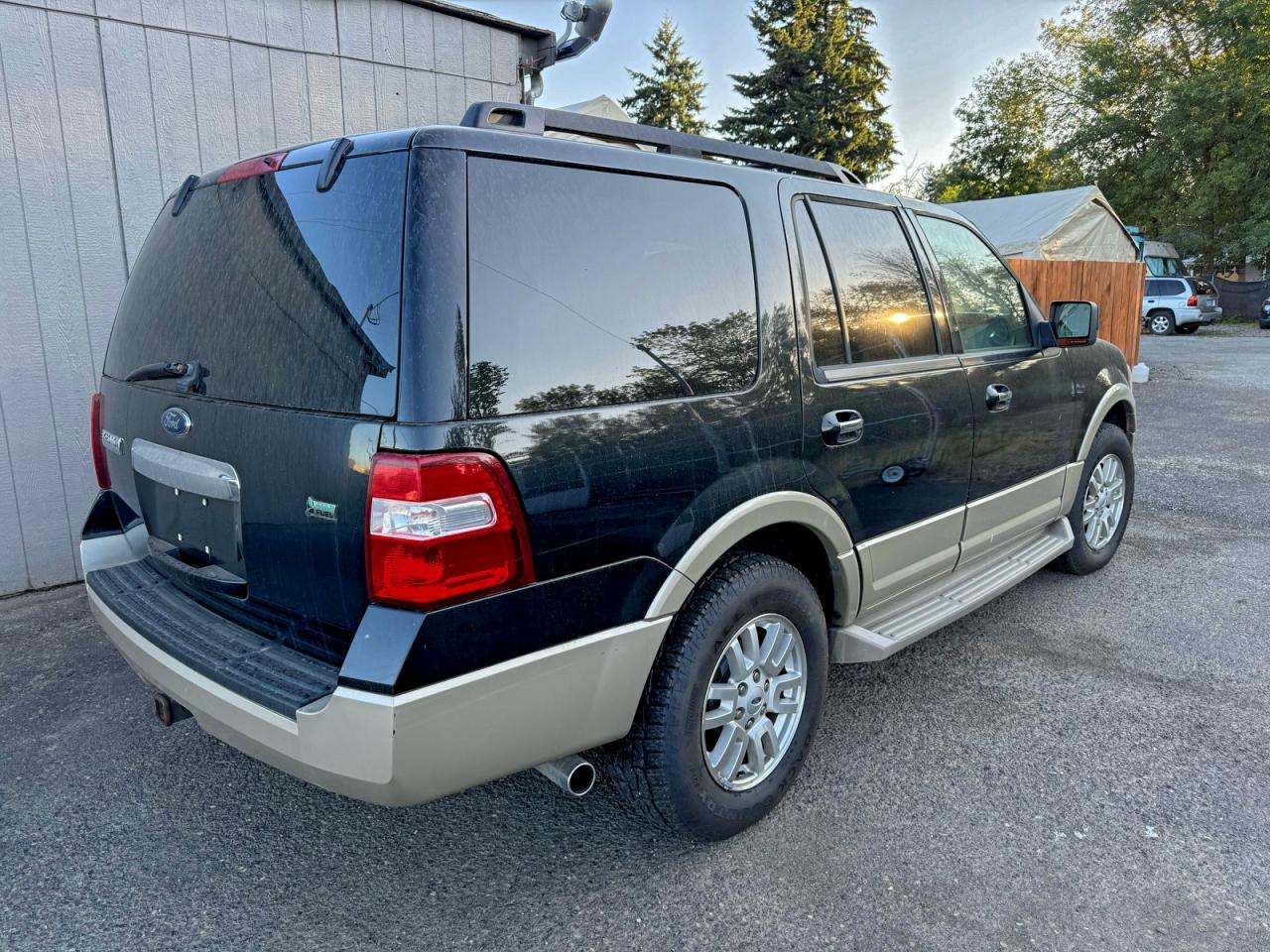 2010 Ford Expedition VIN 1FMJU1J58AEB58207 COPART salvage auction — Normal Wear, OR - CERTIFICATE OF TITLE (P), sold $12,500 on 2026-01-07 (photo 4)